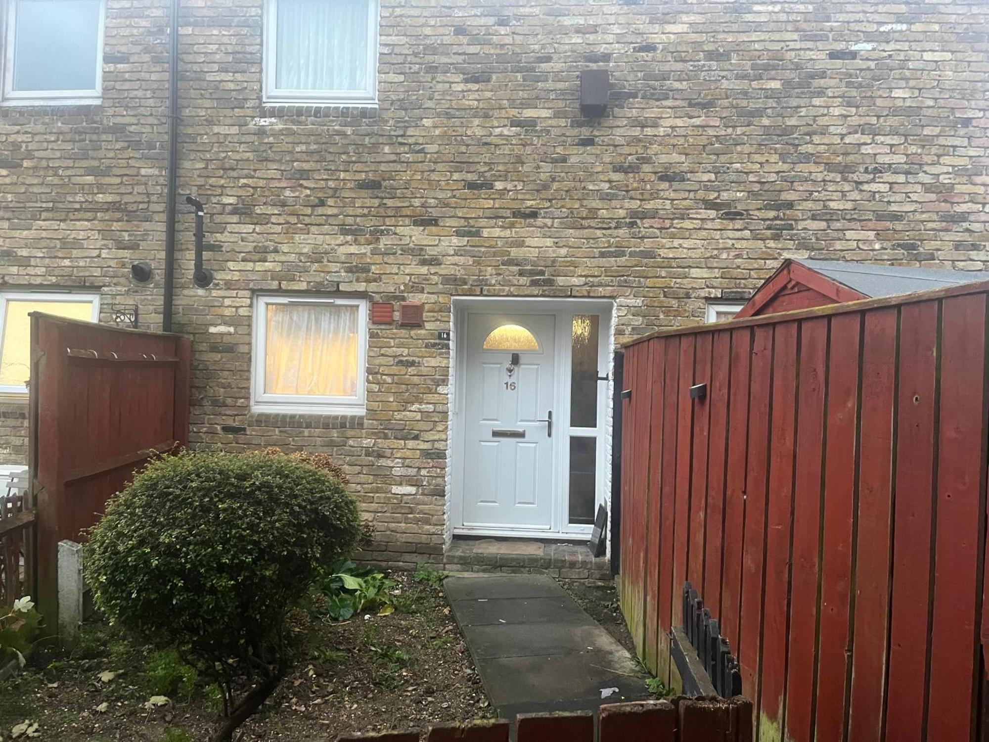 Queenomega'S Home Stay London Exterior photo