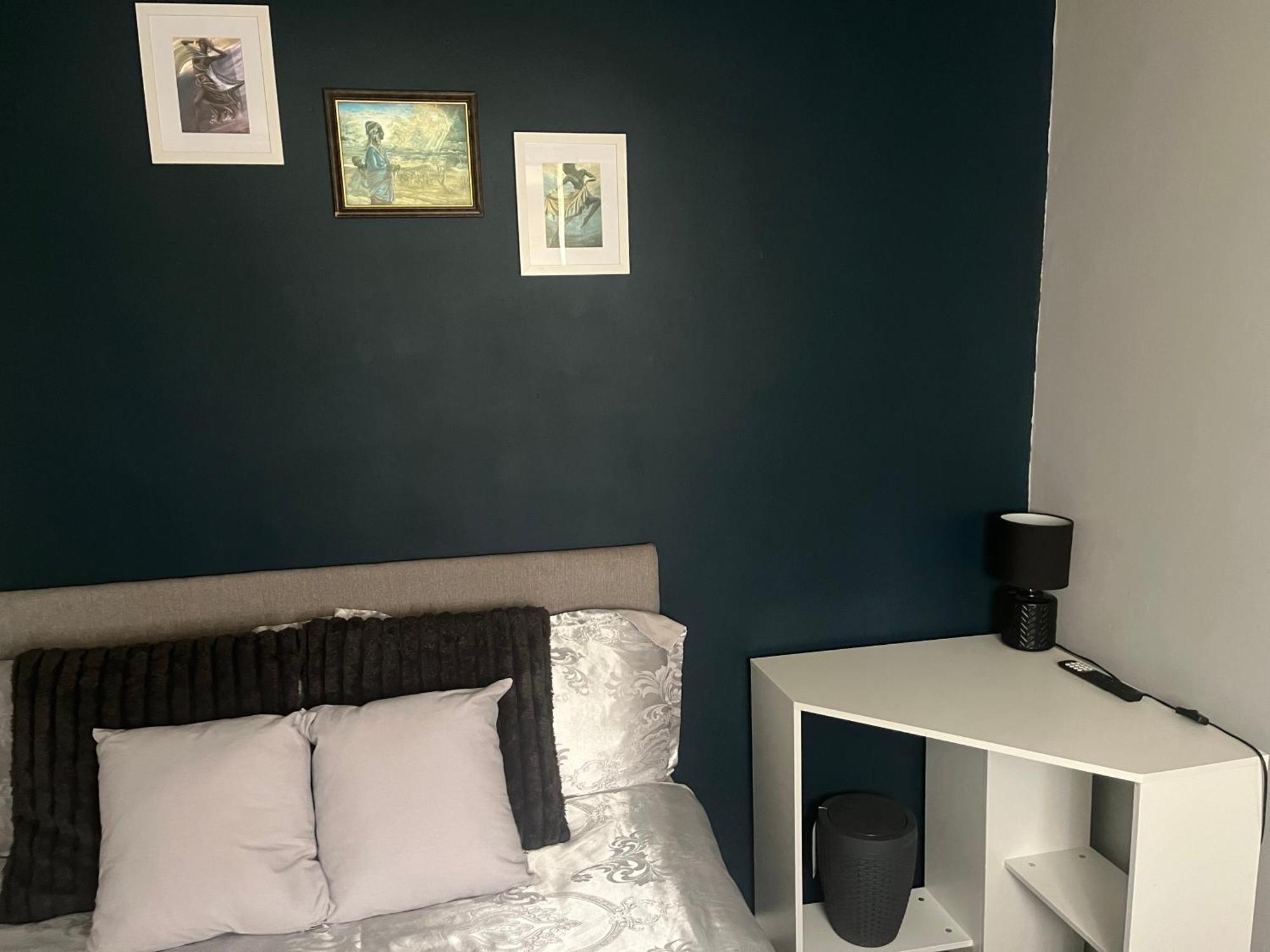 Queenomega'S Home Stay London Exterior photo